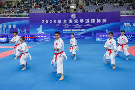 姆巴佩已经宣布离开巴黎，接下来的悬念，是皇马什么时候宣布这位法国球星加盟。根据西班牙当地媒体的报道，皇马准备在欧冠决赛后宣布姆巴佩加入球队...[详细].